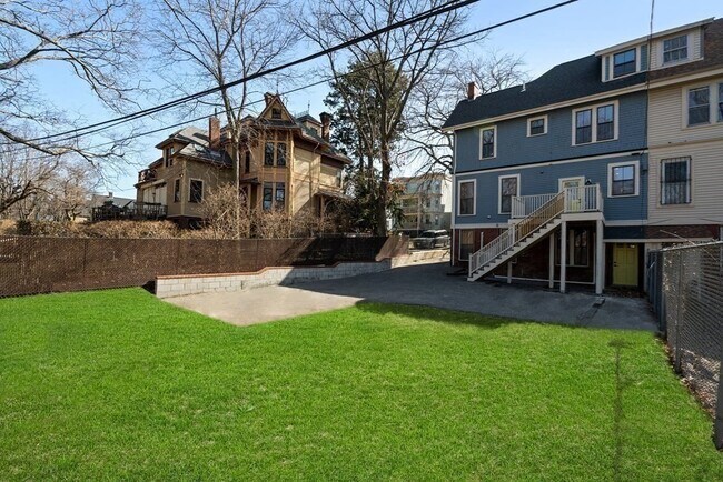 Building Photo - 31 Monadnock St Unit #1
