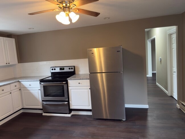 Photo - 680 Main St Unidad 1