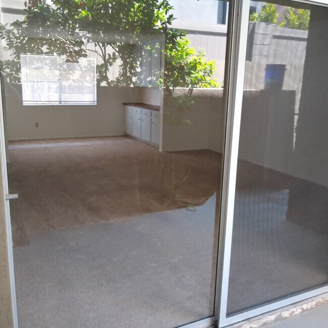 2208 Gates Ave Unit 1