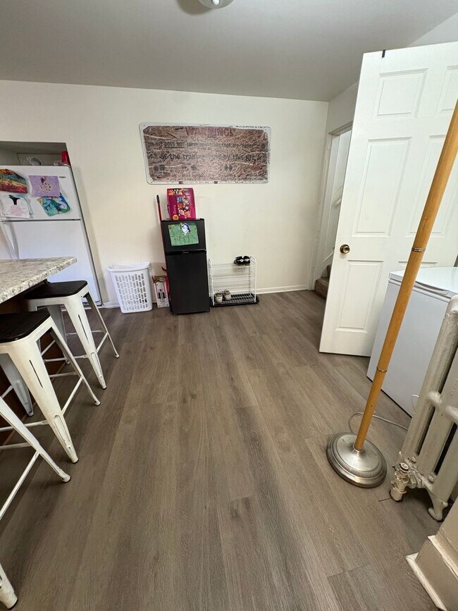 Photo - 4 Bedroom 2 Bathroom Near Campus Unit 403