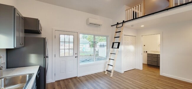 Photo - 5621 N 44th St