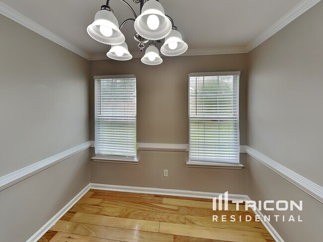 Photo - 708 Percevil Point