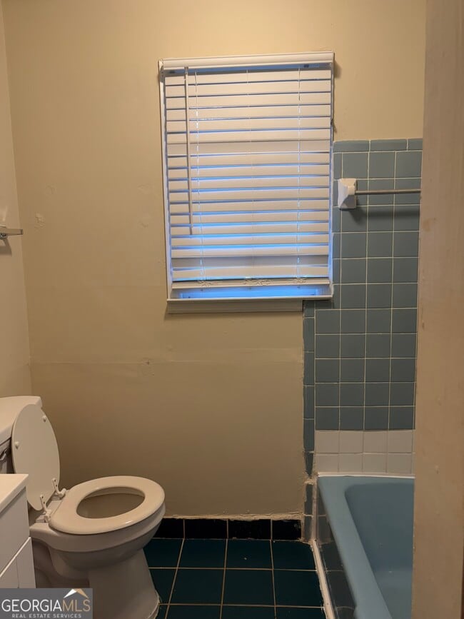 Photo - 1379 Wills Pl