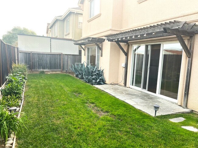 Photo - Lovely 4 Bed 2.5 Bath 2 Story Single Famil...