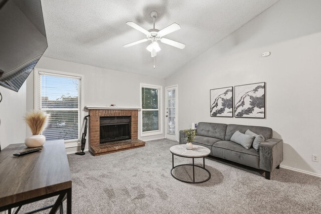 Photo - 2102 W Loop 289 Acc Rd Unit SI FL2-ID1612699P