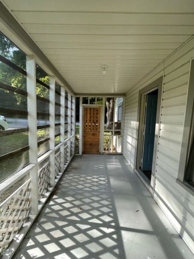 Photo - Adorable 2 bedroom 1 bath home . Located i...