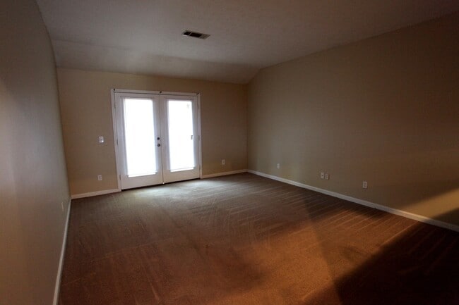 Photo - 3B/2B Duplex Available for August!