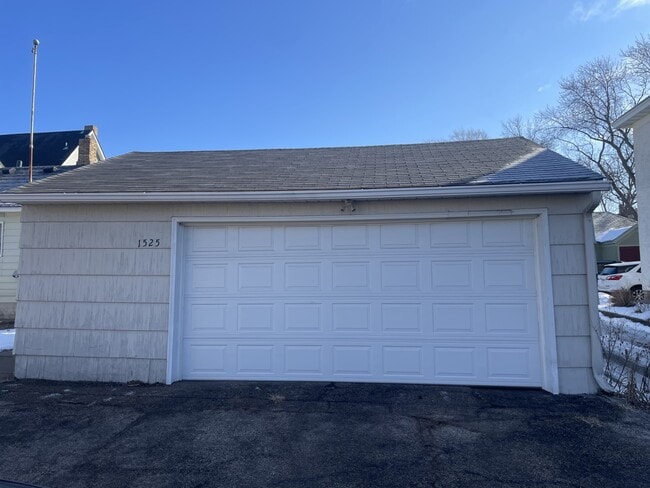 Photo - 1525 University Ave NE