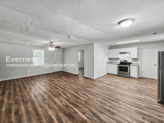 Photo - 725 W Creek Cir