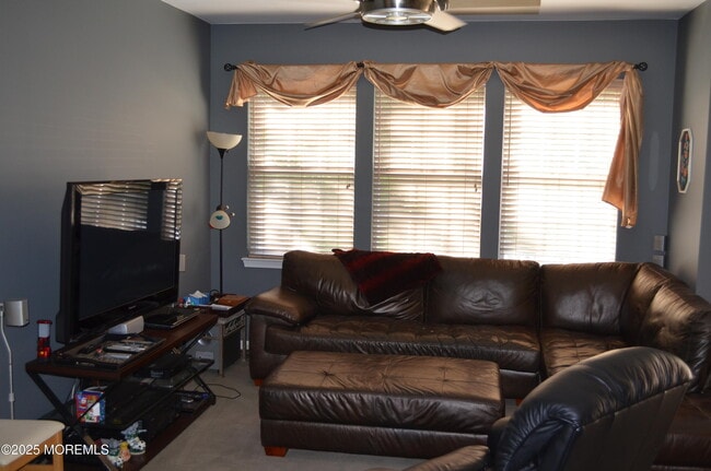 Photo - 24 Uxbridge Dr