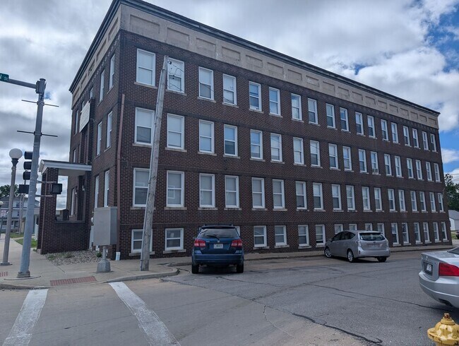 Building Photo - 1 Bedroom Apartment in Kirksville Unit 202 E Jefferson St #206