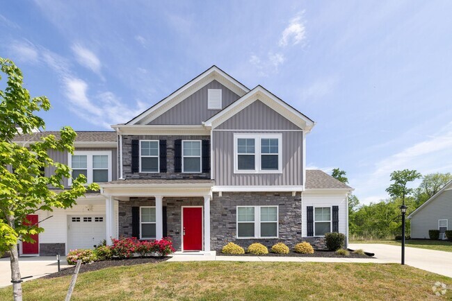 Building Photo - Luxury 3 Bedroom, 2.5 Bathroom Home for re...