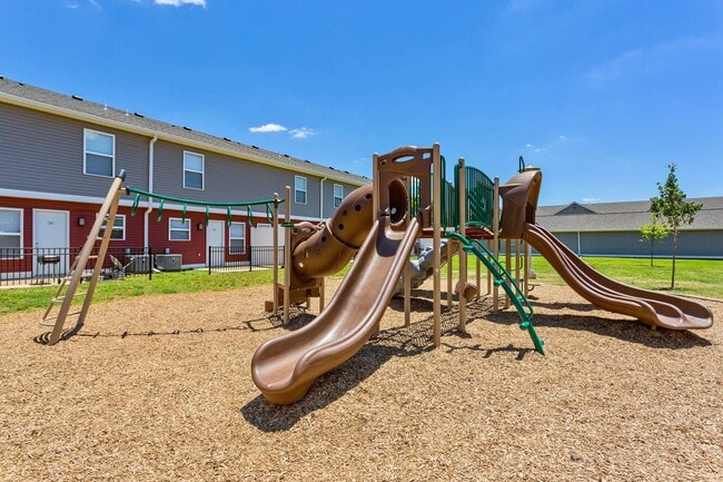 Chariot Pointe Apartments