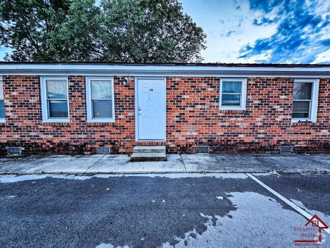 Building Photo - 500 Skyline Dr Rental