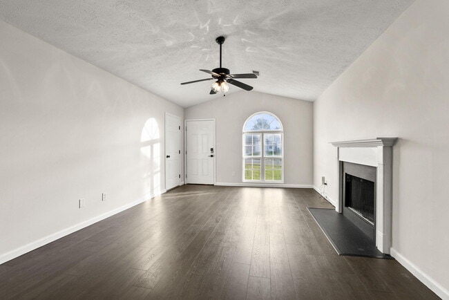 Photo - 2583 Woodhill Dr