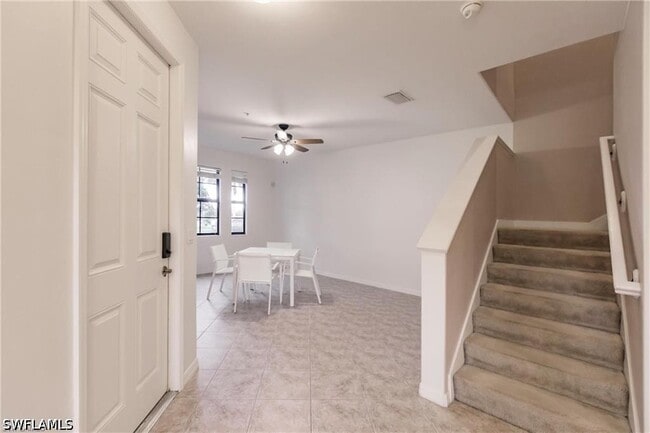 Photo - 1375 Artesia Dr E