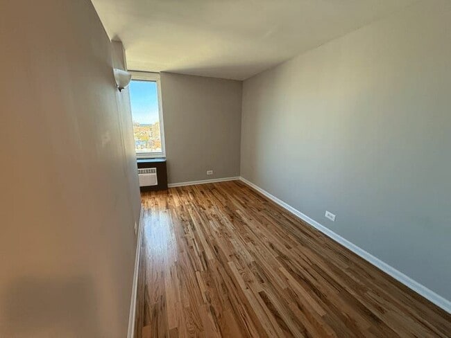 Photo - 4600 N Clarendon Ave Unit 1412