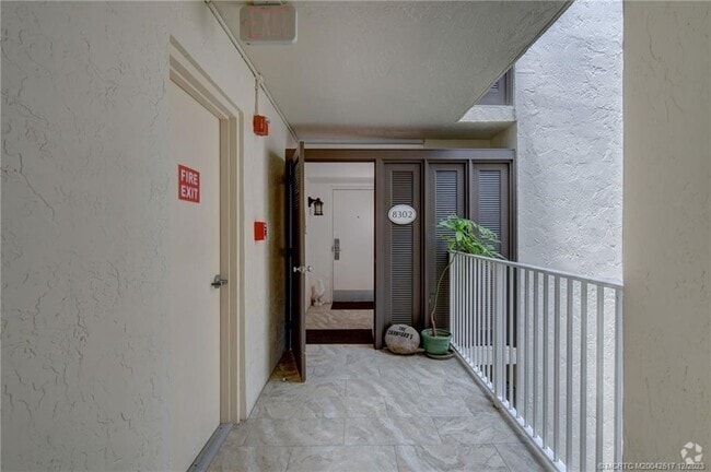 Building Photo - 8302 Marina Villa Dr Unit 8302 Rental