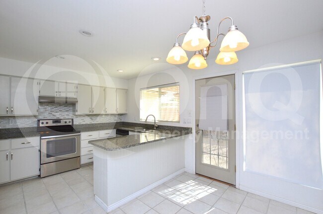 Photo - 2331 W Carson Dr