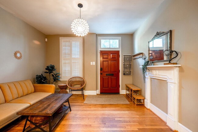 Photo - 101 S Bentz St