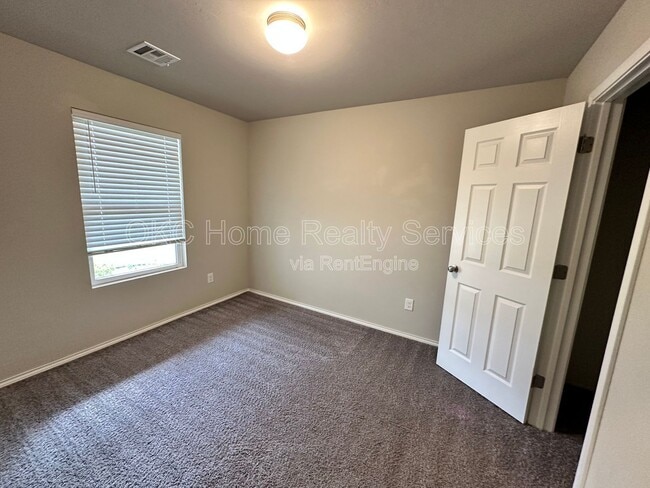 Photo - 9913 Rattlesnake Ln