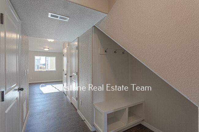 Photo - 847 Endeavor Wy