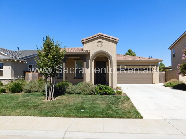 Wonderful Newer 3bd/2ba Elk Grove Home wit... - Wonderful Newer 3bd/2ba Elk Grove Home wit...