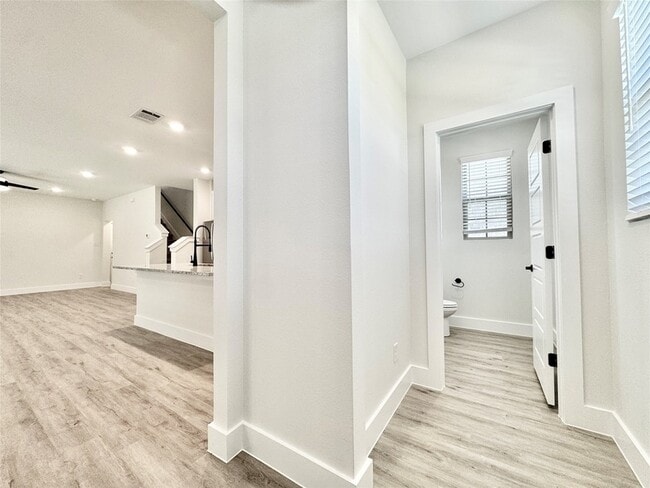 Photo - 8509 Shoreham