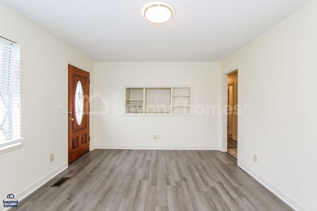 Photo - Charming & Move-In Ready Home in Hickory Hills!