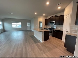 Photo - 2810 Calandra Lark