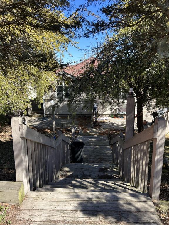 Photo - 715 Hampton St