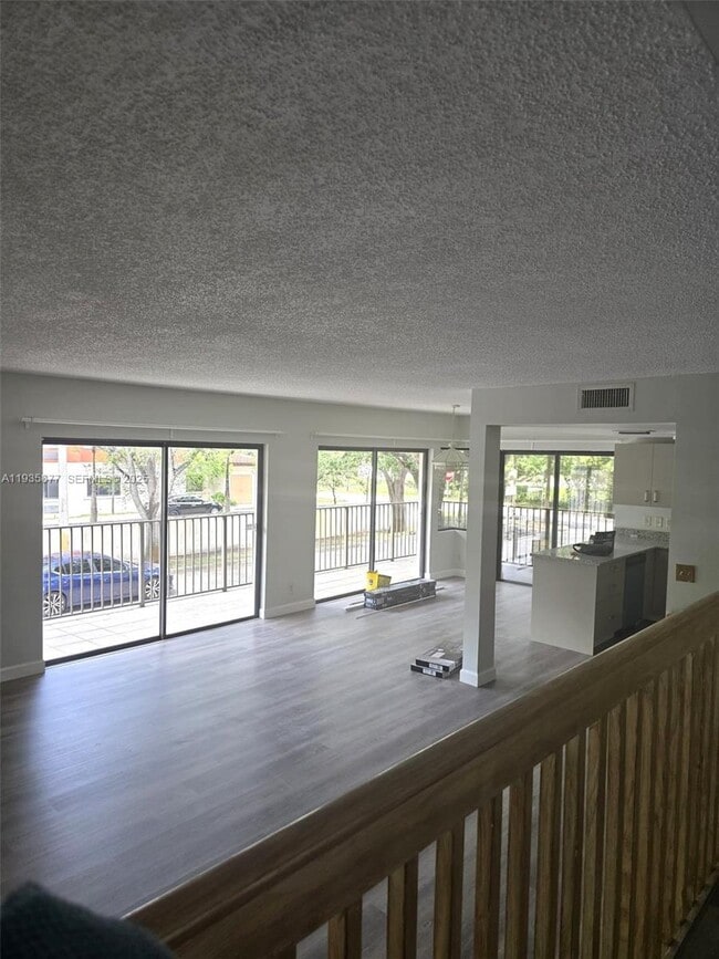 Photo - 4705 SW 62nd Ave Unit 201