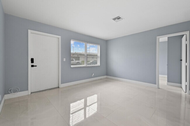 968 W 9th St Unit A1