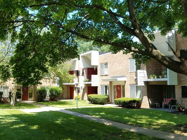 Stonehenge Court Apartments - Stonehenge Court Apartments