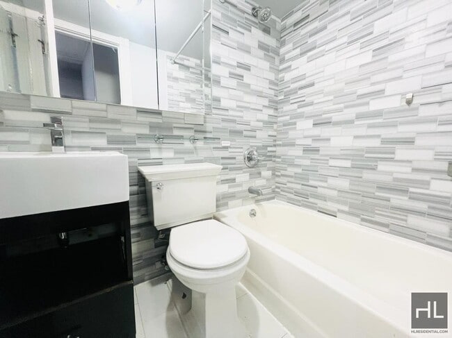 Photo - East 13th Street Unidad 16