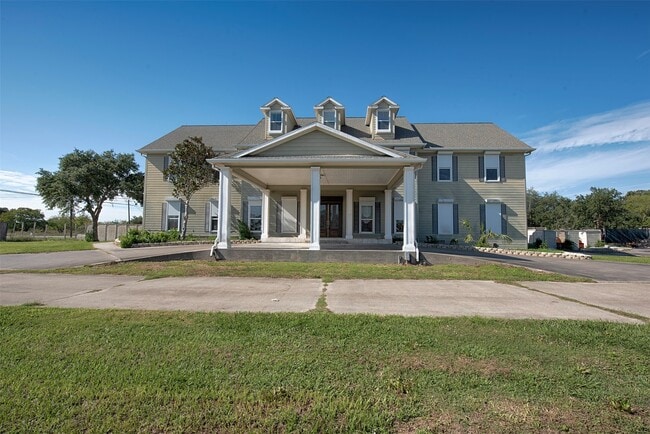 Building Photo - 2293 E Bayshore Dr Rental