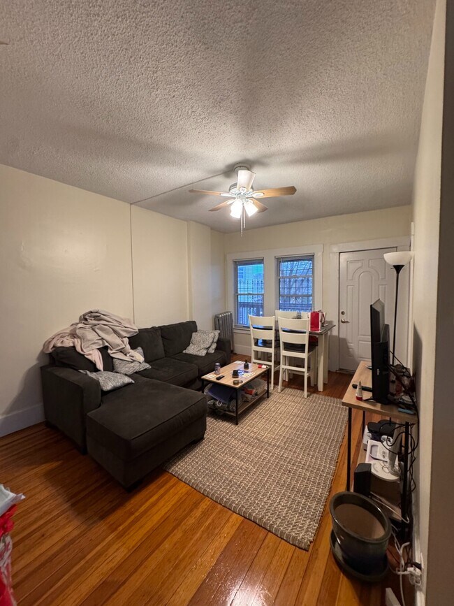 Photo - 132 1/2 Oxford St Unit 12