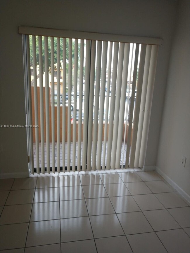 Photo - 580 NW 114th Ave Unidad 201