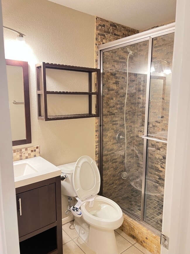 Photo - 2030 Waverly Glend Dr