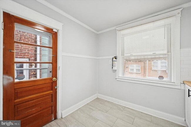 Photo - 445 Millbank Rd