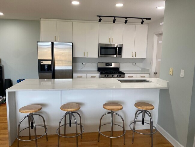 Photo - 680 N Green St Unit 701