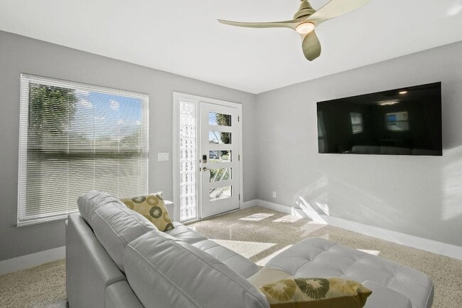 Photo - 1004 Stillwater Dr