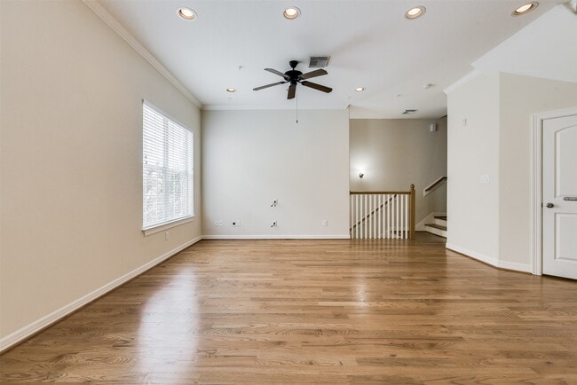 Photo - 1913 Gillette St Unit L