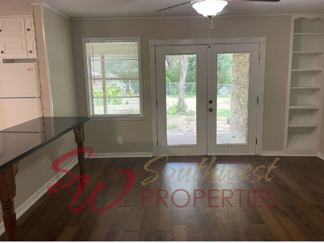 Photo - Lovely 3 bedroom home in established, quiet neighborhood