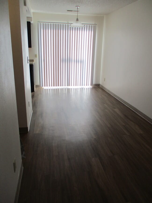 Dining area - Kipling Townhomes