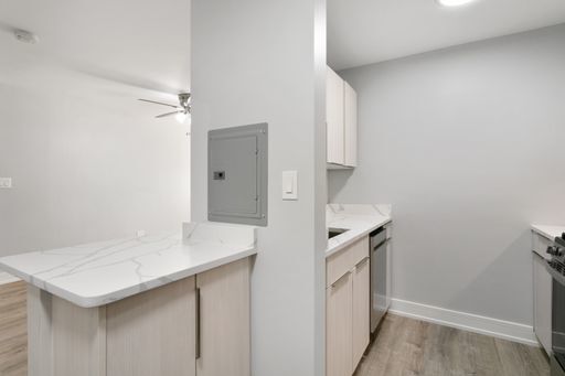 Photo - 6201 N Kenmore Ave