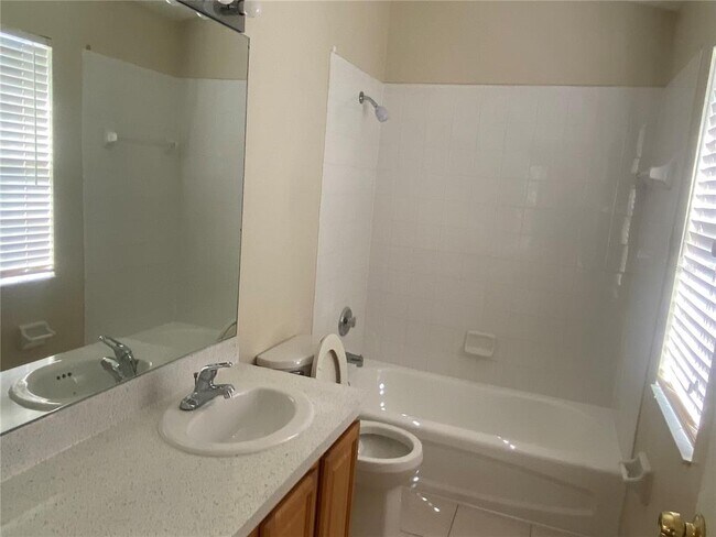 Photo - 18926 Duquesne Dr Unit 18926