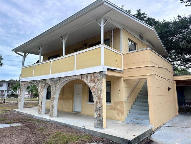 Building Photo - 691 W Harbor Dr S