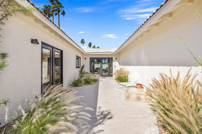 Photo - 2063 S Broadmoor Dr