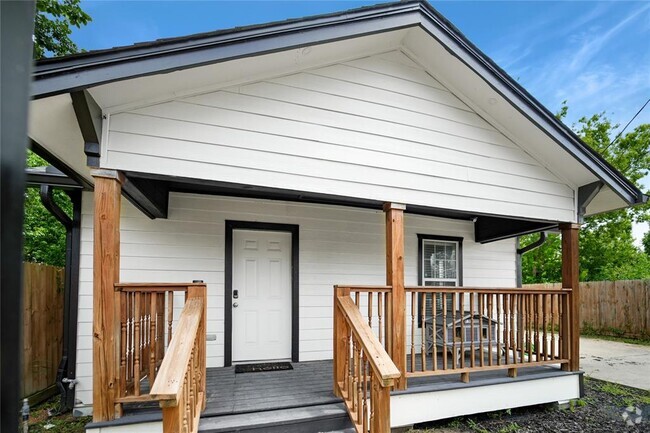 Building Photo - 3215 Adelia St Rental